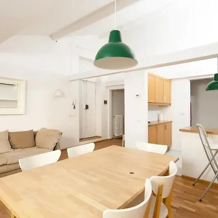 Comfortable, Modern For 10 People * Mailand